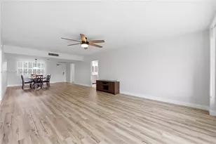 555 Oaks Ln, Pompano Beach, FL 33069 - Photo 21