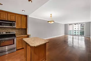 19390 Collins Ave, Sunny Isles Beach, FL 33160 - Photo 9