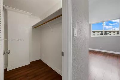 19390 Collins Ave #1520, Sunny Isles Beach, FL 33160 - Photo 17