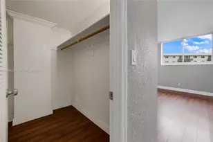 19390 Collins Ave, Sunny Isles Beach, FL 33160 - Photo 17
