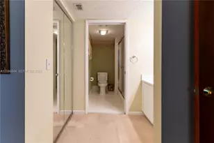 1600 SW 127th Way, Pembroke Pines, FL 33027 - Photo 5