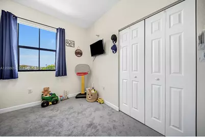 10657 W 32nd Ln, Hialeah, FL 33018 - Photo 25