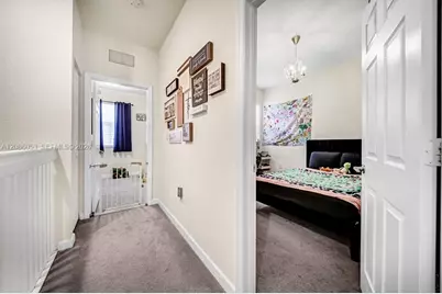 10657 W 32nd Ln, Hialeah, FL 33018 - Photo 23