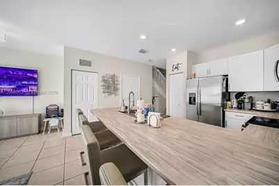 10657 W 32nd Ln, Hialeah, FL 33018 - Photo 15