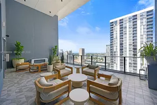 121 NE 5th St, Miami, FL 33132 - Photo 17