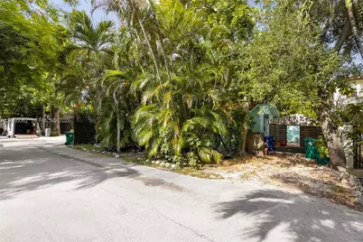 2952 Louise St, Coconut Grove, FL 33133 - Photo 3