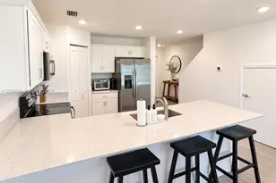 5013 Woods Edge Cir, Riviera Beach, FL 33410 - Photo 3