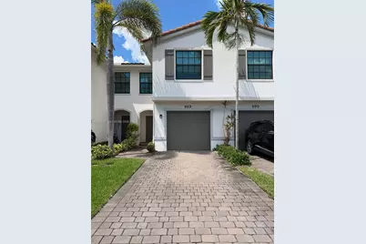 5013 Woods Edge Cir, Riviera Beach, FL 33410 - Photo 1