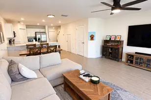5013 Woods Edge Cir, Riviera Beach, FL 33410 - Photo 7