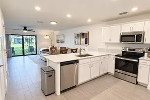 5013 Woods Edge Cir, Riviera Beach, FL 33410 - Photo 5