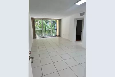 8810 Fontainebleau Blvd #214, Miami, FL 33172 - Photo 3