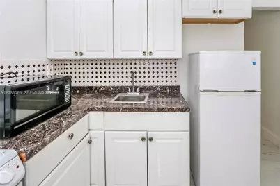 1236 NE 109th St #3, Miami, FL 33161 - Photo 3