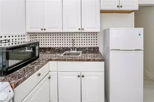 1236 NE 109th St, Miami, FL 33161 - Photo 3