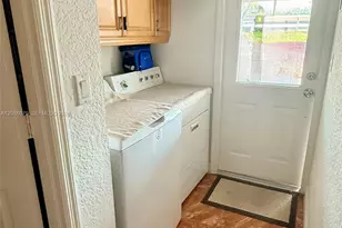 343 W 11th St, Hialeah, FL 33010 - Photo 11
