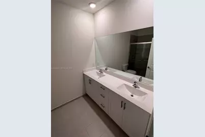 3342 W 112th St, Hialeah, FL 33018 - Photo 11