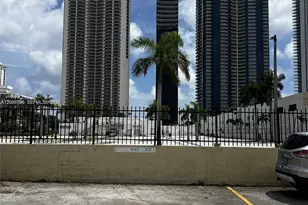 200 172nd St, Sunny Isles Beach, FL 33160 - Photo 3