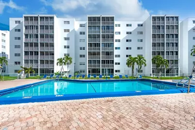 319 NE 14th Ave #106, Hallandale Beach, FL 33009 - Photo 27