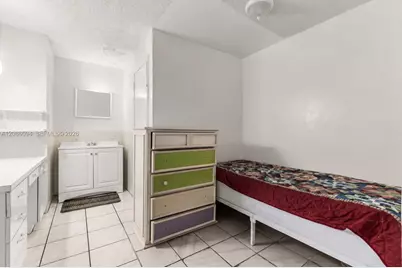 22 NW 108th Ct, Miami, FL 33172 - Photo 11