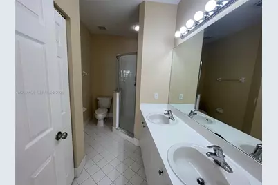 992 NE 41st Pl, Homestead, FL 33033 - Photo 7