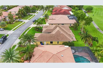 720 W Cypress Pointe Dr W, Pembroke Pines, FL 33027 - Photo 51