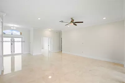 720 W Cypress Pointe Dr W, Pembroke Pines, FL 33027 - Photo 7
