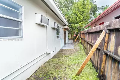 1806 SW 22nd St, Fort Lauderdale, FL 33315 - Photo 17