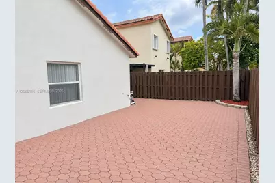 11270 NW 53rd Ln, Doral, FL 33178 - Photo 5
