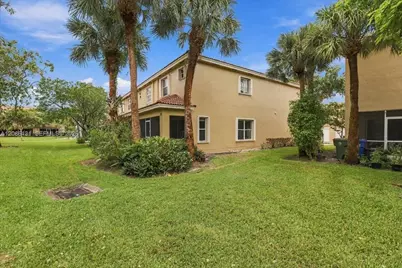 306 SW 120th Ave, Pembroke Pines, FL 33025 - Photo 25