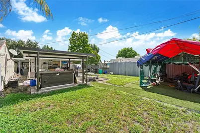 2934 NW 96th St, Miami, FL 33147 - Photo 3