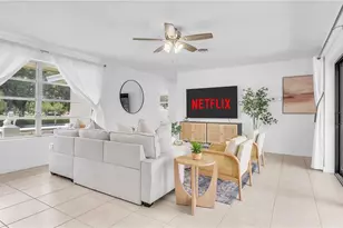 151 SE 9th Ct, Pompano Beach, FL 33060 - Photo 9