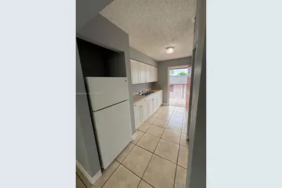 2920 Pierce St #8, Hollywood, FL 33020 - Photo 11