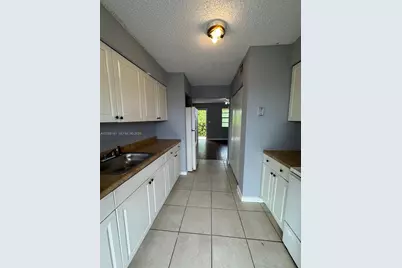 2920 Pierce St #8, Hollywood, FL 33020 - Photo 5