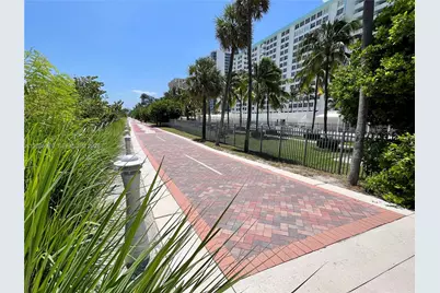 2899 Collins Ave #550, Miami Beach, FL 33140 - Photo 17