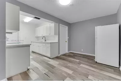 608 SW 76th Ter, North Lauderdale, FL 33068 - Photo 5