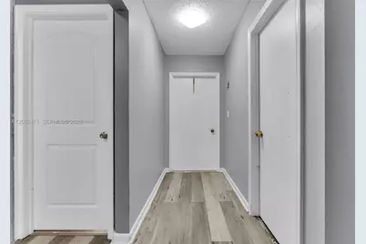 608 SW 76th Ter, North Lauderdale, FL 33068 - Photo 35