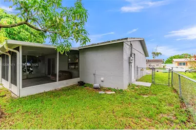 608 SW 76th Ter, North Lauderdale, FL 33068 - Photo 45