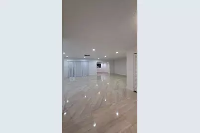 19109 E Lake Dr, Hialeah, FL 33015 - Photo 3