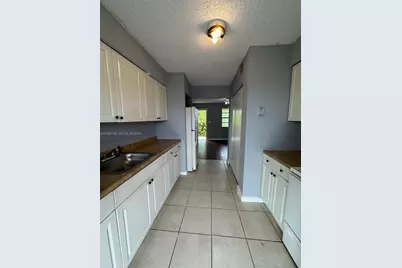 2920 Pierce St #9, Hollywood, FL 33020 - Photo 5