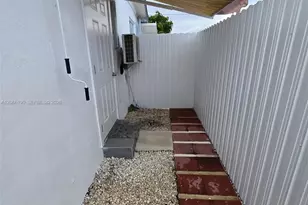 3835 NW 185th St, Miami Gardens, FL 33055 - Photo 5