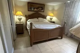10090 NW 80th Ct, Hialeah Gardens, FL 33016 - Photo 11