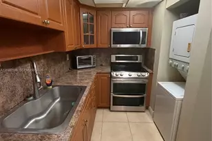 10090 NW 80th Ct, Hialeah Gardens, FL 33016 - Photo 3