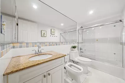 5401 Collins Ave #108, Miami Beach, FL 33140 - Photo 7