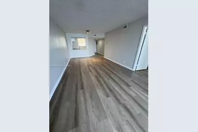 116 Lake Emerald Dr #202, Oakland Park, FL 33309 - Photo 3