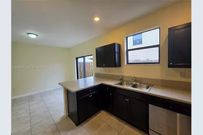 175 SE 34th Ave, Homestead, FL 33033 - Photo 7