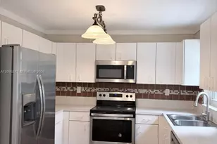 2297 NW 171st Terrace, Pembroke Pines, FL 33028 - Photo 9
