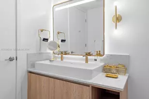 159 NE 6th St, Miami, FL 33132 - Photo 25