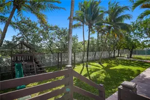 4747 Collins Ave, Miami Beach, FL 33140 - Photo 27