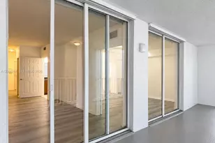 115 SW 11th St, Miami, FL 33130 - Photo 13