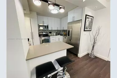 2333 Brickell Ave #409, Miami, FL 33129 - Photo 5
