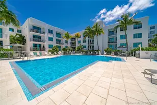110 Washington Ave, Miami Beach, FL 33139 - Photo 17